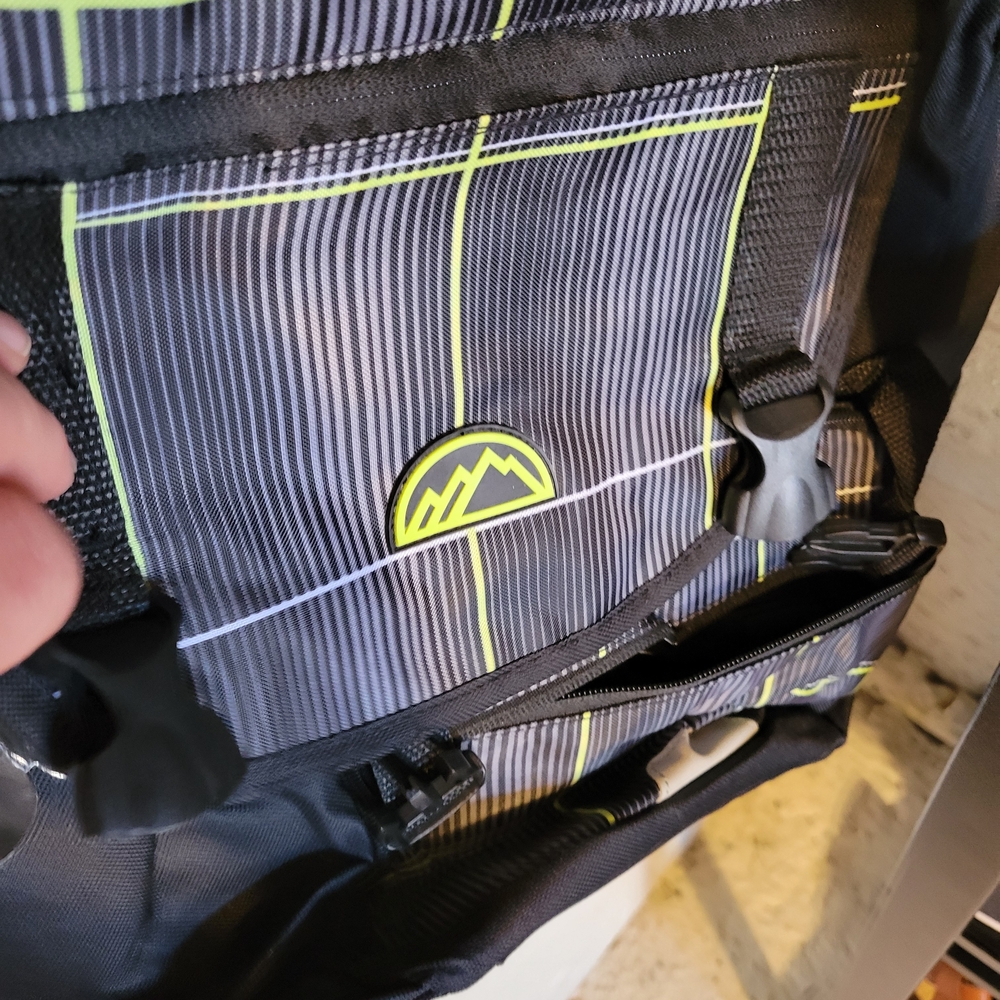 Mountain Edge Backpack - Picture 5 of 6